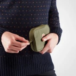 FJÄLLRÄVEN KÅNKEN TRAVEL WALLET - Portmonee 15 FJÄLLRÄVEN KÅNKEN TRAVEL WALLET - Portmonee -Camping Im Freien 304068007 g kanken travel wallet fjaellraeven 1 1